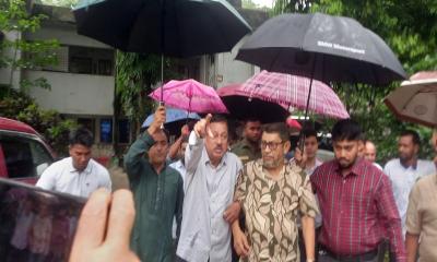 পাকুন্দিয়ায় হঠাৎ হাসপাতাল পরিদর্শনে স্বাস্থ্যমন্ত্রী