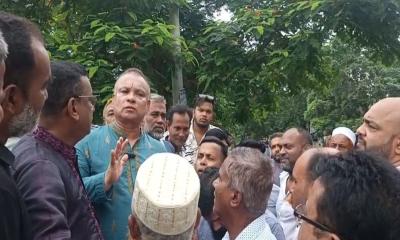 ঝালকাঠির গুরুধামে নদীভাঙন এলাকা পরিদর্শনে ড. জিয়াউদ্দিন হায়দার