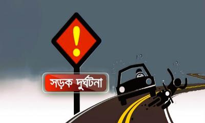 ফেনীতে গাছের সঙ্গে ট্রাকের ধাক্কা, হেলপার ও পথচারী নিহত