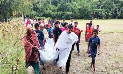 ঝুলন্ত মরদেহ উদ্ধারকে ঘিরে উত্তেজনা, স্বজনদের বাধা পেরিয়ে পুলিশের তৎপরতা