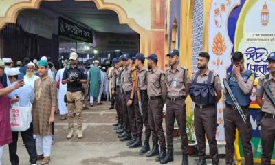 দীর্ঘ লাইনে নিরাপত্তা পেরিয়ে জাতীয় ঈদগাহে মুসল্লিদের ঢল