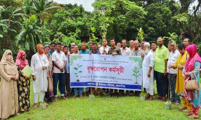 ঈশ্বরগঞ্জ পৌরসভায় বৃক্ষরোপণ কর্মসূচির উদ্বোধন