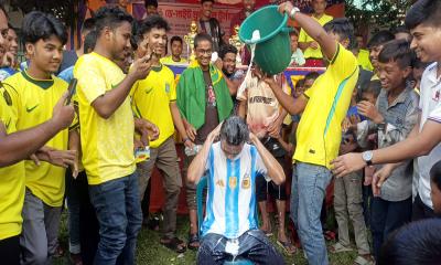 কালীগঞ্জে দুধ দিয়ে গোসল করে আর্জেন্টিনা ছেড়ে ব্রাজিলে যোগ