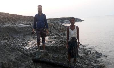 সন্দ্বীপে ভাঙনে উন্মুক্ত সাবমেরিন কেবল, বিদ্যুৎ বিপর্যয়ের শঙ্কা
