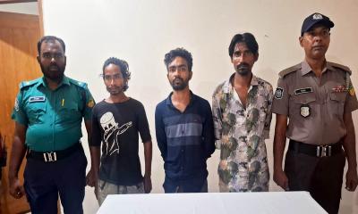 গাজীপুরে পুলিশের পৃথক অভিযান, ইয়াবা ও গাঁজাসহ ৫৪ জন গ্রেপ্তার