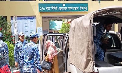 যাত্রীবাহী লঞ্চে গুরুতর অসুস্থ শিশুকে কোস্ট গার্ডের জরুরি চিকিৎসা সহায়তা