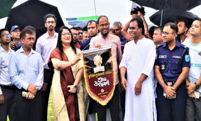 টাঙ্গাইলে জেলা প্রশাসক গোল্ডকাপ ফুটবল টুর্নামেন্টের উদ্বোধন
