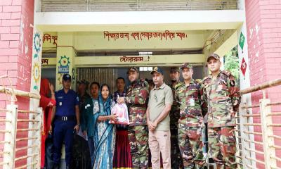 পাহাড় ধস ও বন্যায় ক্ষতিগ্রস্তদের পাশে রাঙ্গামাতি সদর জোন