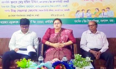 ঝালকাঠিতে শিক্ষার্থীদের উদ্ভাবনী প্রকল্প প্রদর্শনী