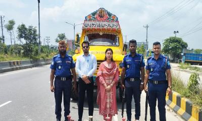 নারায়ণগঞ্জে শব্দদূষণ বিরোধী অভিযান: ৫ যানবাহনকে জরিমানা, হর্ন জব্দ