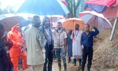 পাহাড়ধসে ক্ষতিগ্রস্ত রোহিঙ্গা ক্যাম্পে দুর্যোগ সচিব