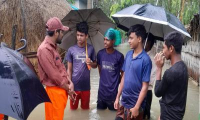 ভারী বর্ষণে কক্সবাজারে উদ্ধার অভিযানে আনসার-ভিডিপি, নিরাপদ আশ্রয়ে দুর্গত মানুষ