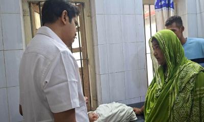 টাঙ্গাইলে সড়কের পাশের জঙ্গল থেকে নবজাতক উদ্ধার