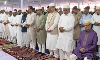 ঈদের প্রধান জামাতে নামাজ পড়লেন রাষ্ট্রপতি ও প্রধানমন্ত্রী