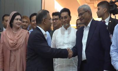 চীন ও মালয়েশিয়া সফর শেষে দেশে ফিরলেন প্রধানমন্ত্রী