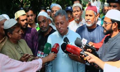 অর্থনৈতিক প্রবৃদ্ধির সুফল সাধারণ মানুষের কাছে পৌঁছে দিতে হবে