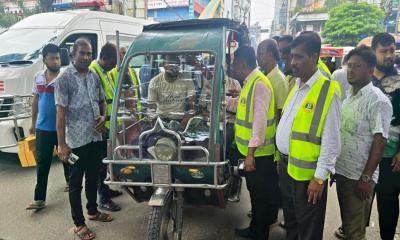 রাজশাহীতে অটোরিকশা ভাড়া নিয়ন্ত্রণে মাঠে রাসিক রাজস্ব বিভাগ