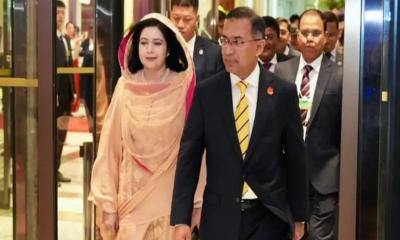 ডালিয়ান থেকে বেইজিংয়ের পথে প্রধানমন্ত্রী