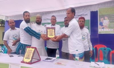হাটহাজারীতে দুই মৃত প্রবাসীর পরিবারকে হাটহাজারী সমিতির সহায়তা