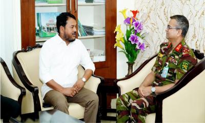 রাজশাহী সেনানিবাসে স্টেশন কমান্ডারের সঙ্গে রাসিক প্রশাসকের সাক্ষাৎ