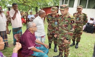 অগ্নিকাণ্ডে ক্ষতিগ্রস্তদের সহায়তা দিল দীঘিনালা জোন