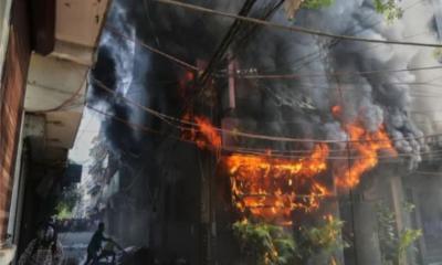 দিল্লির হোটেলে ভয়াবহ অগ্নিকাণ্ড, বিদেশি নাগরিকসহ নিহত অন্তত ২১