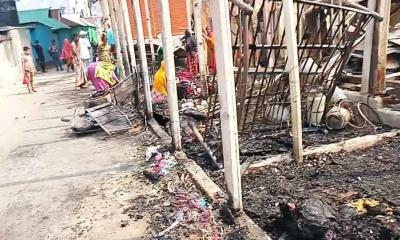 কালিয়াকৈরে ভয়াবহ আগুনে ২০ কক্ষ ও ৪ দোকান পুড়ে ছাই