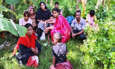 দর্শনা সীমান্তে অবৈধভাবে পারাপারের সময় নারী ও শিশুসহ আটক ১০