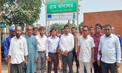 নবাবগঞ্জে মাহমুদপুর ইউনিয়ন পরিদর্শনে ইউএনও বিধান কান্তি
