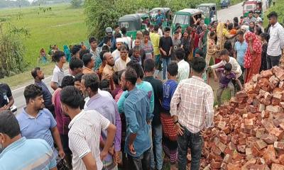 চাঁদপুরে সিমেন্টবাহী ট্রাকের ধাক্কায় শিশু শিক্ষার্থীর মৃত্যু